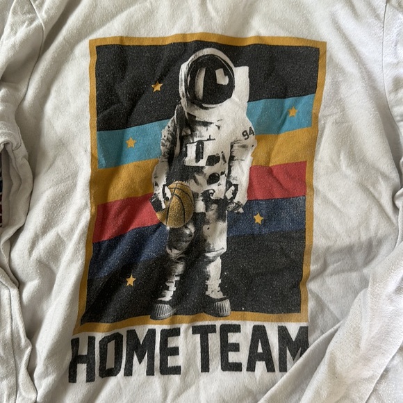 Old Navy white long sleeve graphic tee size 6/7. Space graphic - Picture 2 of 4